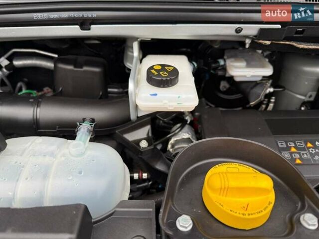 Сірий Рено Трафік, об'ємом двигуна 2 л та пробігом 150 тис. км за 28800 $, фото 67 на Automoto.ua