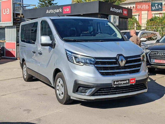 Сірий Рено Трафік, об'ємом двигуна 2 л та пробігом 192 тис. км за 28290 $, фото 4 на Automoto.ua