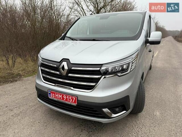 Сірий Рено Трафік, об'ємом двигуна 2 л та пробігом 150 тис. км за 28800 $, фото 1 на Automoto.ua