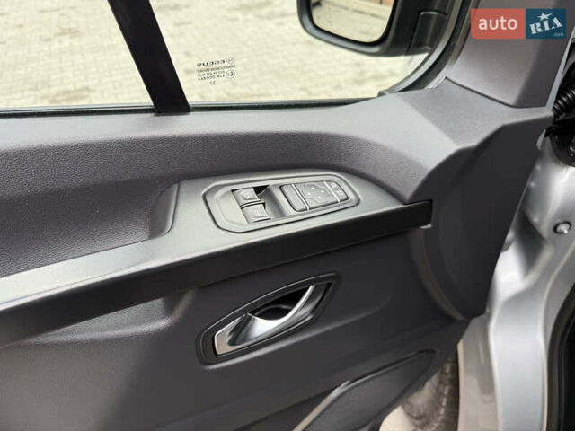 Серый Рено Трафик, объемом двигателя 2 л и пробегом 150 тыс. км за 29900 $, фото 17 на Automoto.ua