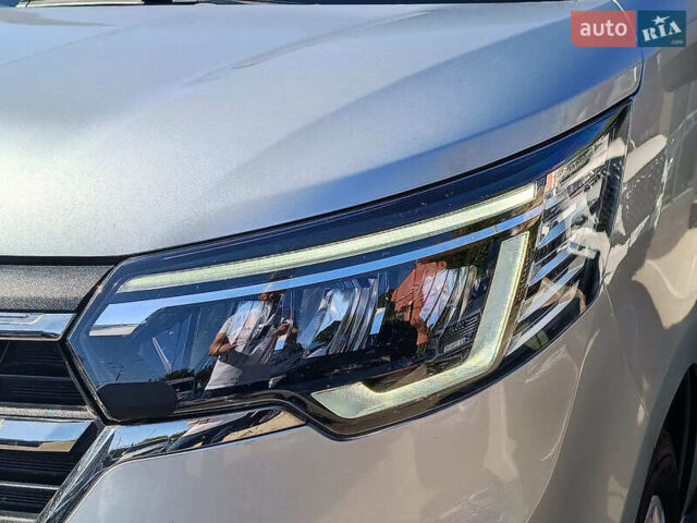 Сірий Рено Трафік, об'ємом двигуна 2 л та пробігом 192 тис. км за 30940 $, фото 2 на Automoto.ua