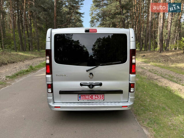 Серый Рено Трафик, объемом двигателя 2 л и пробегом 83 тыс. км за 46800 $, фото 11 на Automoto.ua