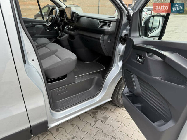 Серый Рено Трафик, объемом двигателя 2 л и пробегом 150 тыс. км за 29900 $, фото 26 на Automoto.ua