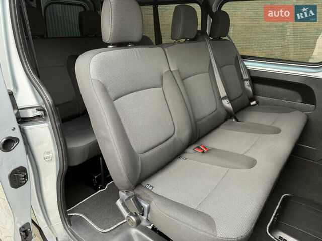 Серый Рено Трафик, объемом двигателя 2 л и пробегом 150 тыс. км за 29900 $, фото 36 на Automoto.ua