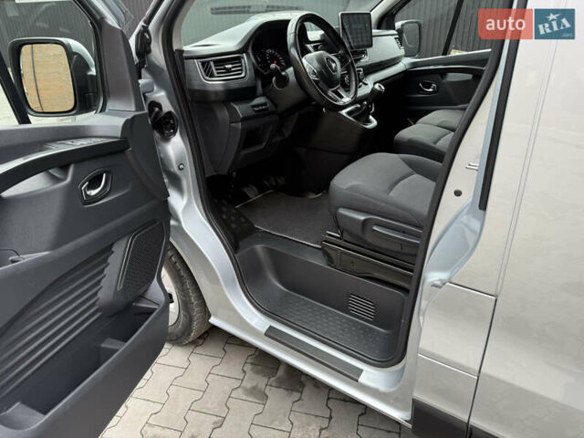 Серый Рено Трафик, объемом двигателя 2 л и пробегом 150 тыс. км за 29900 $, фото 15 на Automoto.ua