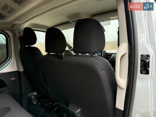 Сірий Рено Трафік, об'ємом двигуна 2 л та пробігом 150 тис. км за 28800 $, фото 46 на Automoto.ua