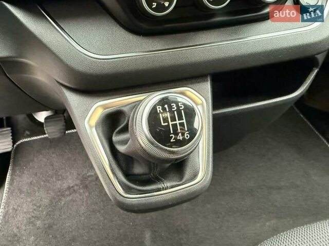 Сірий Рено Трафік, об'ємом двигуна 2 л та пробігом 150 тис. км за 28800 $, фото 36 на Automoto.ua