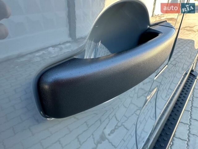 Сірий Рено Трафік, об'ємом двигуна 2 л та пробігом 184 тис. км за 33000 $, фото 19 на Automoto.ua