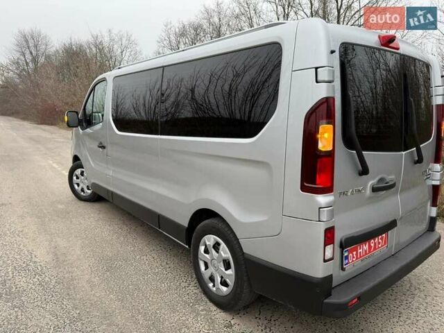 Сірий Рено Трафік, об'ємом двигуна 2 л та пробігом 150 тис. км за 28800 $, фото 11 на Automoto.ua