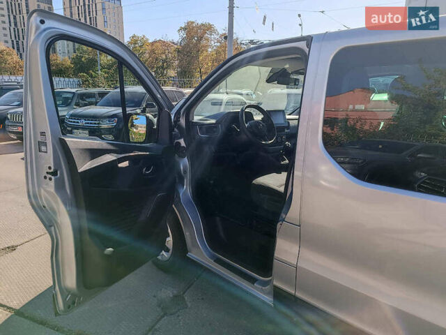Сірий Рено Трафік, об'ємом двигуна 2 л та пробігом 192 тис. км за 30940 $, фото 19 на Automoto.ua