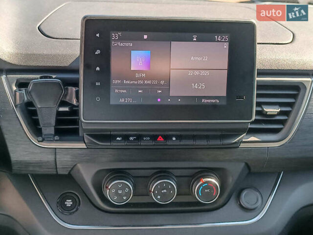 Сірий Рено Трафік, об'ємом двигуна 2 л та пробігом 192 тис. км за 30940 $, фото 29 на Automoto.ua