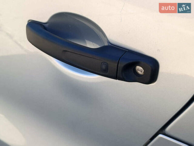 Сірий Рено Трафік, об'ємом двигуна 2 л та пробігом 192 тис. км за 30940 $, фото 18 на Automoto.ua