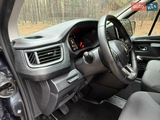 Серый Рено Трафик, объемом двигателя 2 л и пробегом 125 тыс. км за 32800 $, фото 34 на Automoto.ua