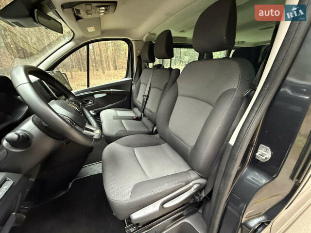 Серый Рено Трафик, объемом двигателя 2 л и пробегом 125 тыс. км за 32800 $, фото 35 на Automoto.ua