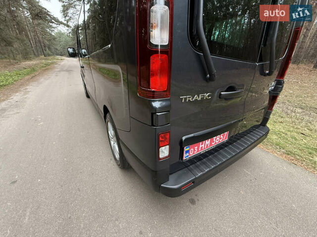 Серый Рено Трафик, объемом двигателя 2 л и пробегом 125 тыс. км за 32800 $, фото 75 на Automoto.ua