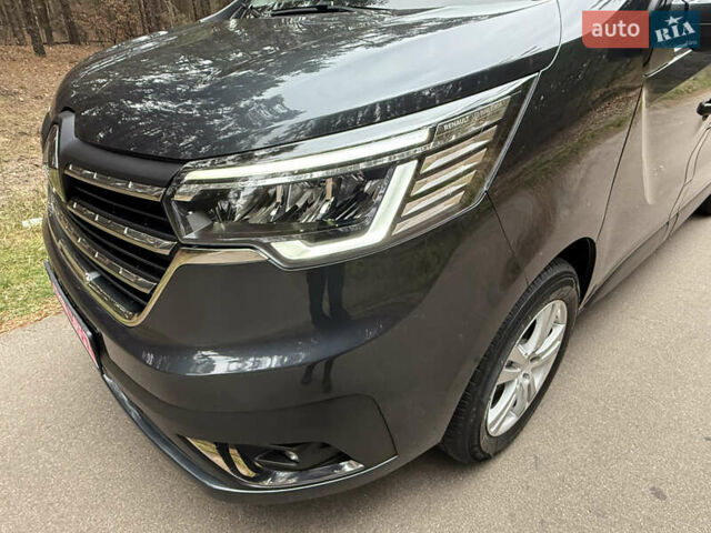 Серый Рено Трафик, объемом двигателя 2 л и пробегом 125 тыс. км за 32800 $, фото 21 на Automoto.ua