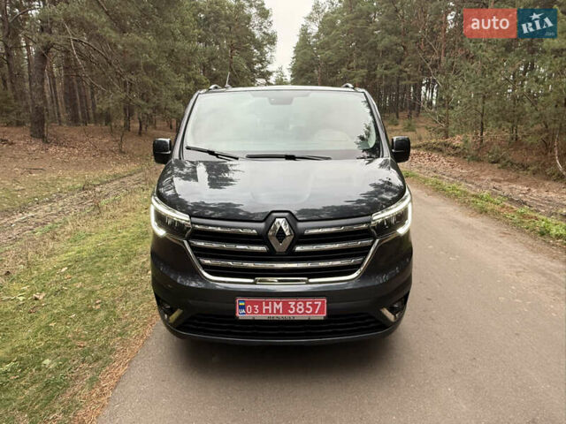 Серый Рено Трафик, объемом двигателя 2 л и пробегом 125 тыс. км за 32800 $, фото 3 на Automoto.ua