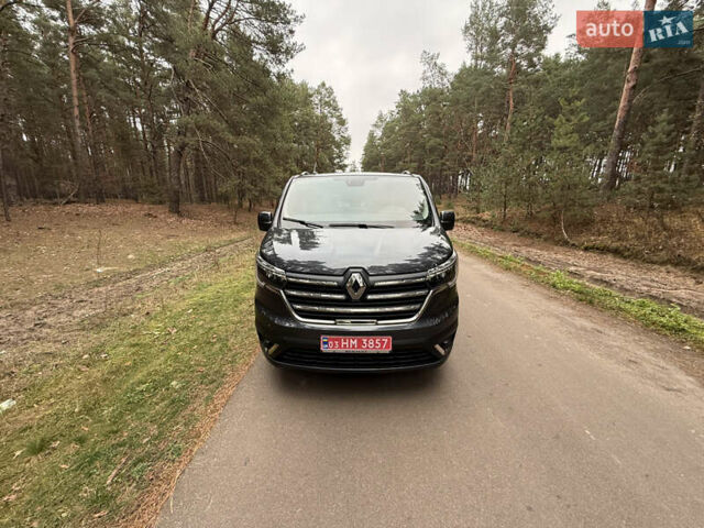 Серый Рено Трафик, объемом двигателя 2 л и пробегом 125 тыс. км за 32800 $, фото 62 на Automoto.ua