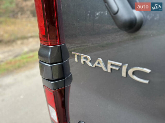 Серый Рено Трафик, объемом двигателя 2 л и пробегом 125 тыс. км за 32800 $, фото 26 на Automoto.ua