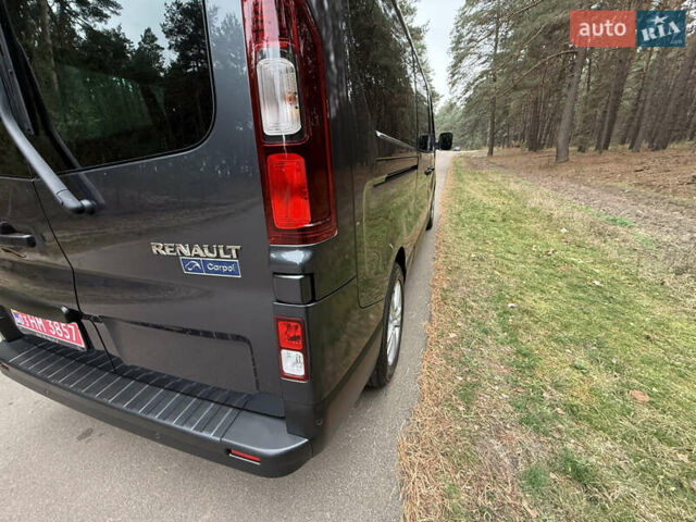 Серый Рено Трафик, объемом двигателя 2 л и пробегом 125 тыс. км за 32800 $, фото 74 на Automoto.ua
