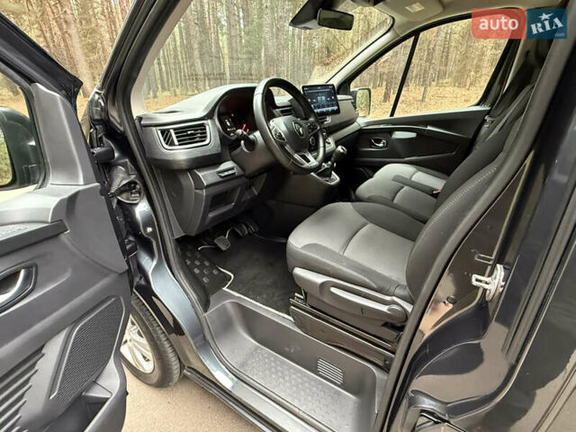 Серый Рено Трафик, объемом двигателя 2 л и пробегом 125 тыс. км за 32800 $, фото 31 на Automoto.ua