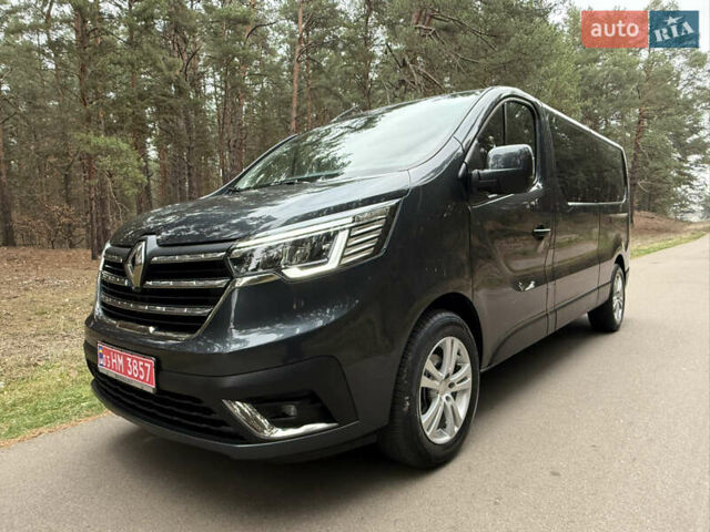 Серый Рено Трафик, объемом двигателя 2 л и пробегом 125 тыс. км за 32800 $, фото 6 на Automoto.ua