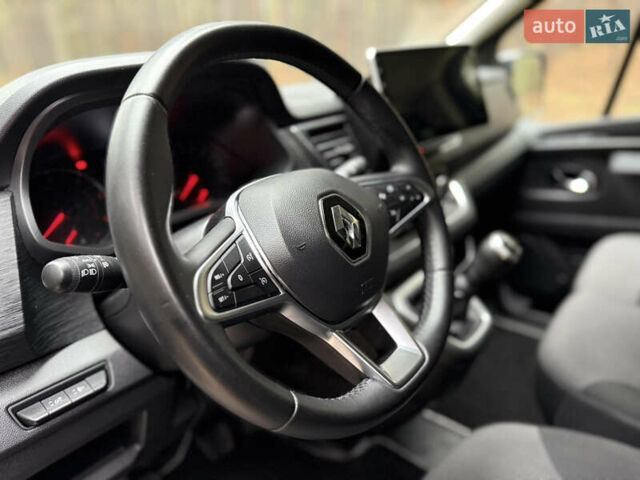 Серый Рено Трафик, объемом двигателя 2 л и пробегом 125 тыс. км за 32800 $, фото 36 на Automoto.ua