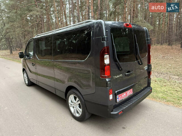 Серый Рено Трафик, объемом двигателя 2 л и пробегом 125 тыс. км за 32800 $, фото 9 на Automoto.ua