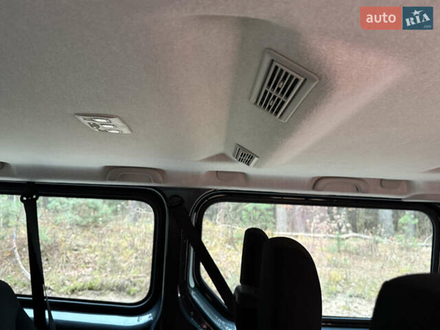 Серый Рено Трафик, объемом двигателя 2 л и пробегом 125 тыс. км за 32800 $, фото 49 на Automoto.ua