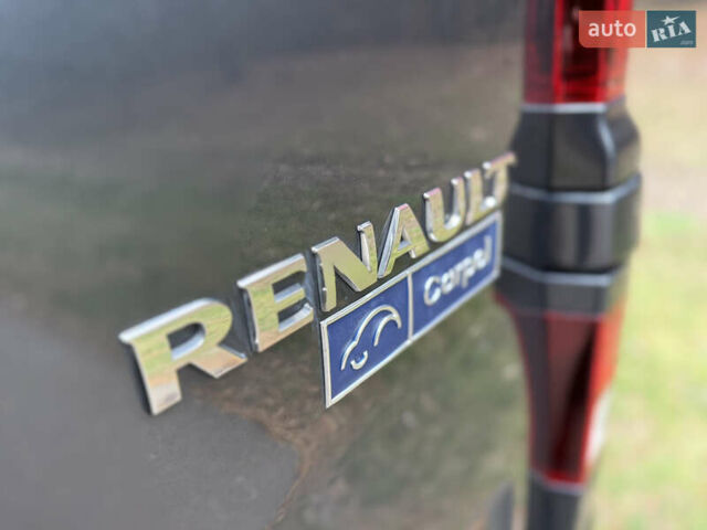 Серый Рено Трафик, объемом двигателя 2 л и пробегом 125 тыс. км за 32800 $, фото 25 на Automoto.ua