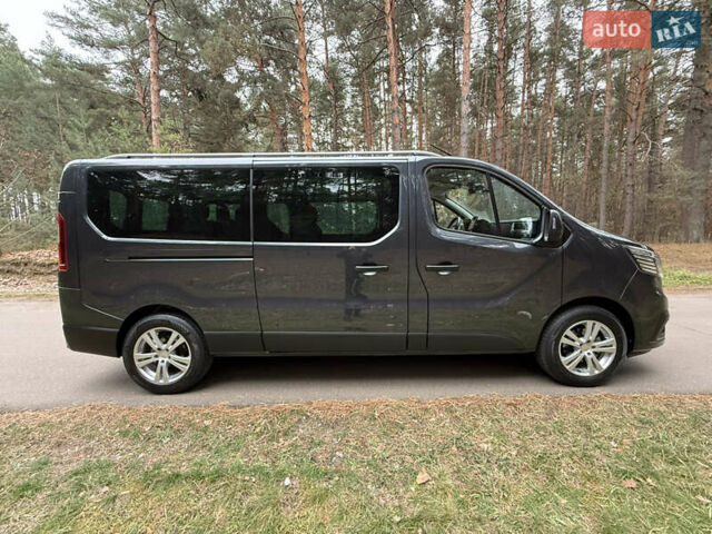 Серый Рено Трафик, объемом двигателя 2 л и пробегом 125 тыс. км за 32800 $, фото 73 на Automoto.ua