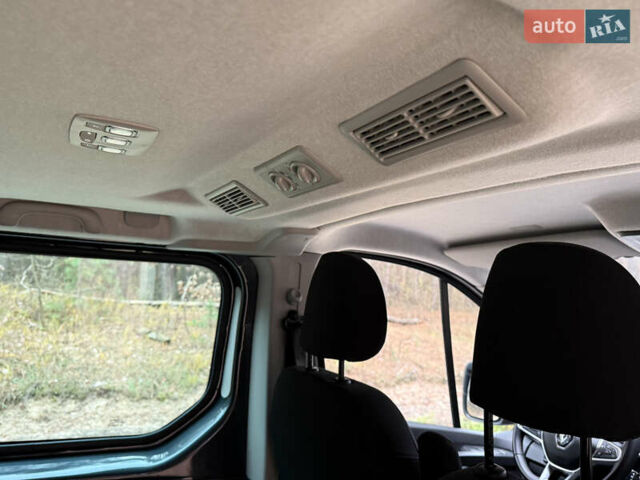 Серый Рено Трафик, объемом двигателя 2 л и пробегом 125 тыс. км за 32800 $, фото 48 на Automoto.ua