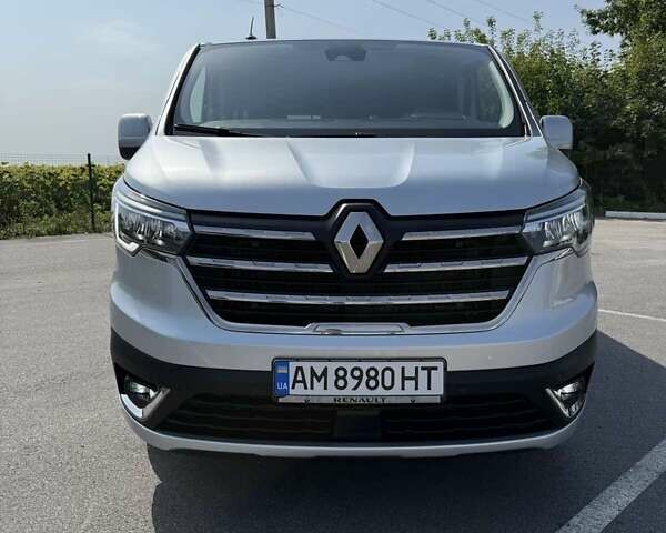 Сірий Рено Трафік, об'ємом двигуна 2 л та пробігом 68 тис. км за 39600 $, фото 2 на Automoto.ua
