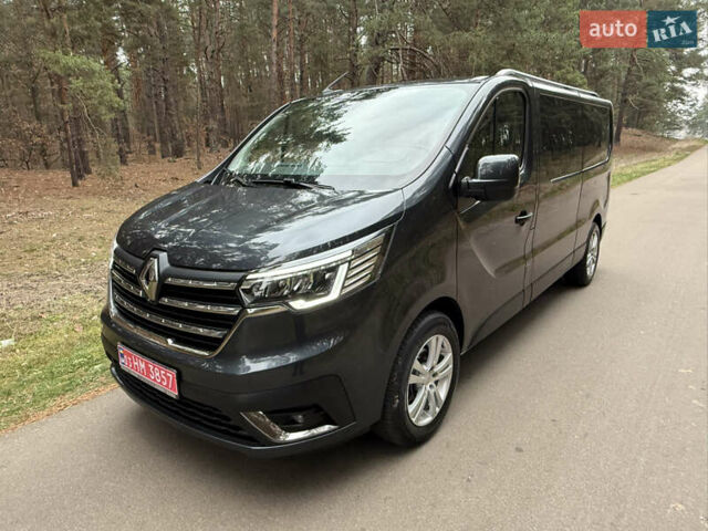 Серый Рено Трафик, объемом двигателя 2 л и пробегом 125 тыс. км за 32800 $, фото 5 на Automoto.ua