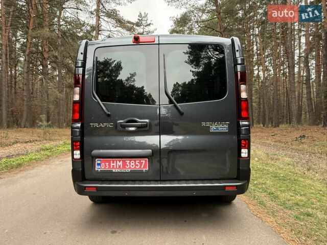 Серый Рено Трафик, объемом двигателя 2 л и пробегом 125 тыс. км за 32800 $, фото 12 на Automoto.ua