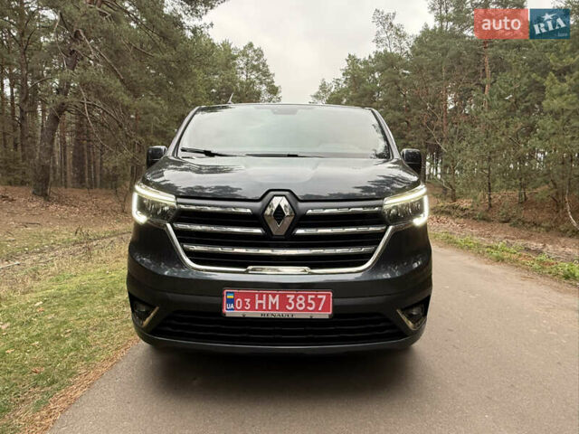 Серый Рено Трафик, объемом двигателя 2 л и пробегом 125 тыс. км за 32800 $, фото 4 на Automoto.ua