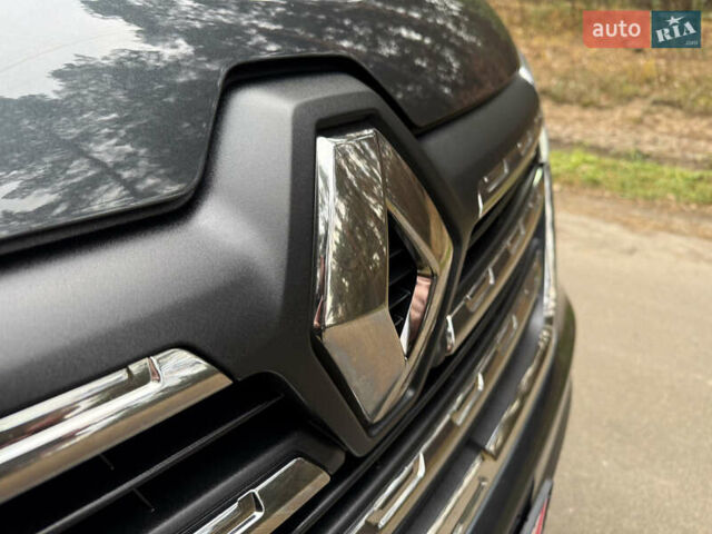 Серый Рено Трафик, объемом двигателя 2 л и пробегом 125 тыс. км за 32800 $, фото 23 на Automoto.ua