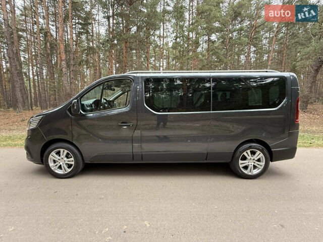 Серый Рено Трафик, объемом двигателя 2 л и пробегом 125 тыс. км за 32800 $, фото 68 на Automoto.ua