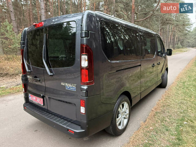 Серый Рено Трафик, объемом двигателя 2 л и пробегом 125 тыс. км за 32800 $, фото 30 на Automoto.ua