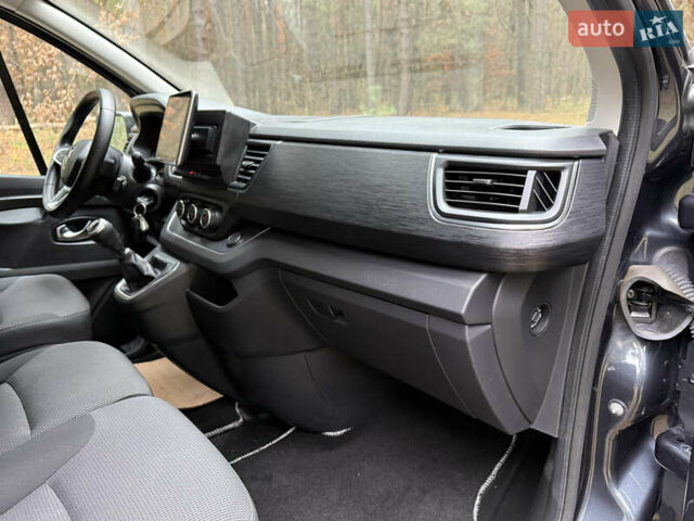 Серый Рено Трафик, объемом двигателя 2 л и пробегом 125 тыс. км за 32800 $, фото 42 на Automoto.ua