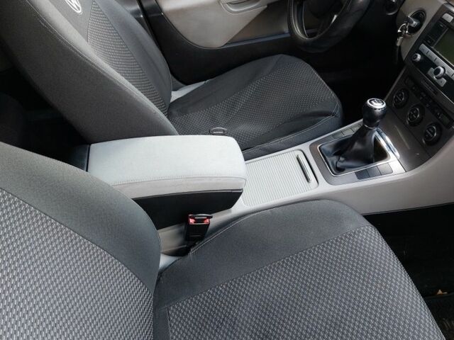 Серый Рено Трафик, объемом двигателя 2 л и пробегом 300 тыс. км за 5000 $, фото 6 на Automoto.ua