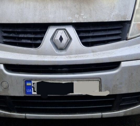 Серый Рено Трафик, объемом двигателя 0 л и пробегом 260 тыс. км за 3897 $, фото 1 на Automoto.ua