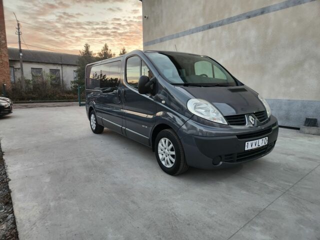 Сірий Рено Трафік, об'ємом двигуна 2 л та пробігом 230 тис. км за 14500 $, фото 1 на Automoto.ua