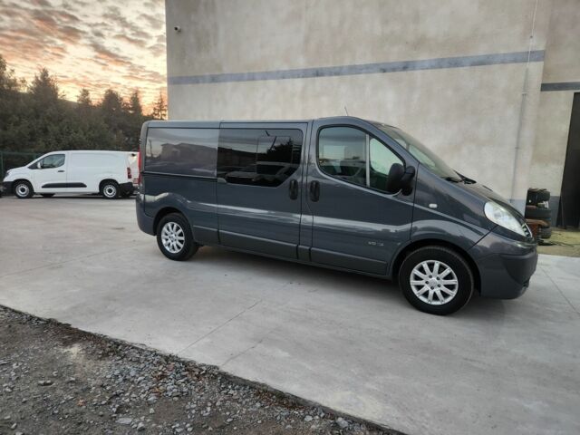 Сірий Рено Трафік, об'ємом двигуна 2 л та пробігом 230 тис. км за 14500 $, фото 2 на Automoto.ua