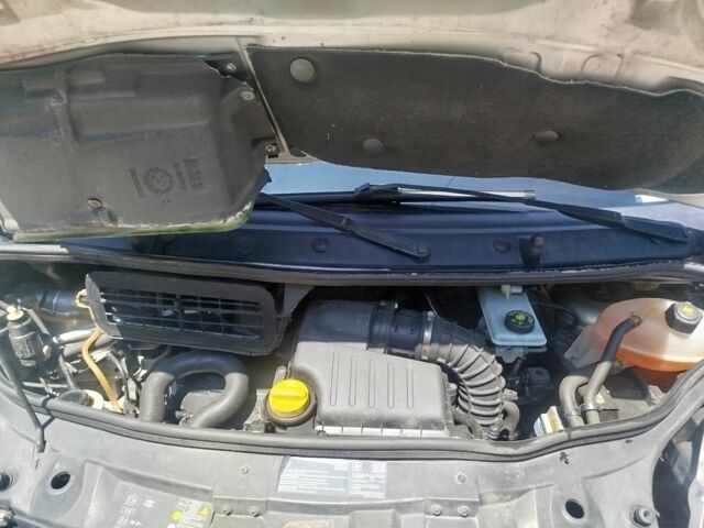 Серый Рено Трафик, объемом двигателя 2 л и пробегом 320 тыс. км за 11500 $, фото 7 на Automoto.ua