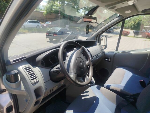 Серый Рено Трафик, объемом двигателя 2 л и пробегом 320 тыс. км за 11500 $, фото 5 на Automoto.ua