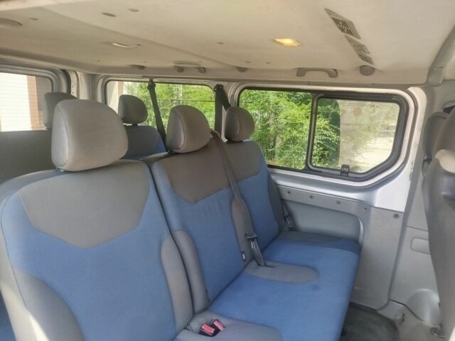 Серый Рено Трафик, объемом двигателя 2 л и пробегом 320 тыс. км за 11500 $, фото 4 на Automoto.ua