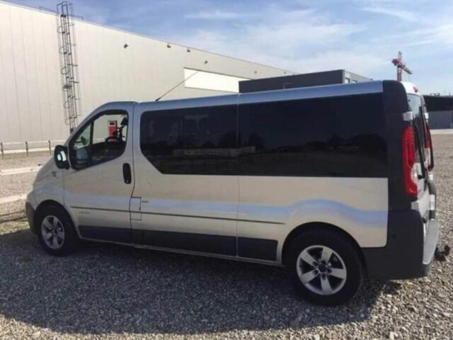 Серый Рено Трафик, объемом двигателя 2.5 л и пробегом 277 тыс. км за 9300 $, фото 10 на Automoto.ua