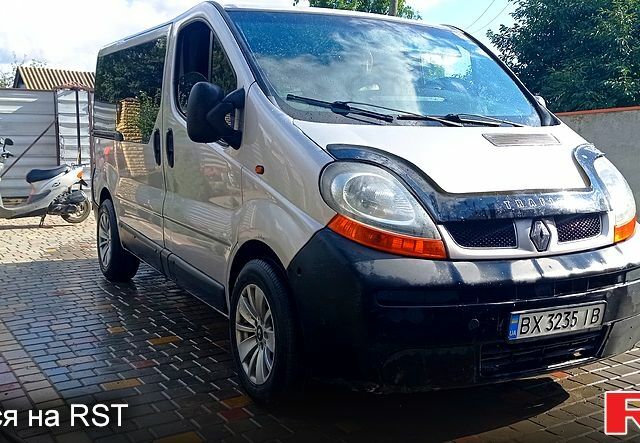 Сірий Рено Трафік, об'ємом двигуна 1.9 л та пробігом 264 тис. км за 6300 $, фото 1 на Automoto.ua