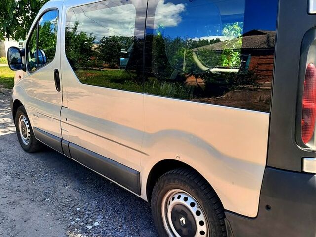 Серый Рено Трафик, объемом двигателя 1.9 л и пробегом 0 тыс. км за 8300 $, фото 5 на Automoto.ua